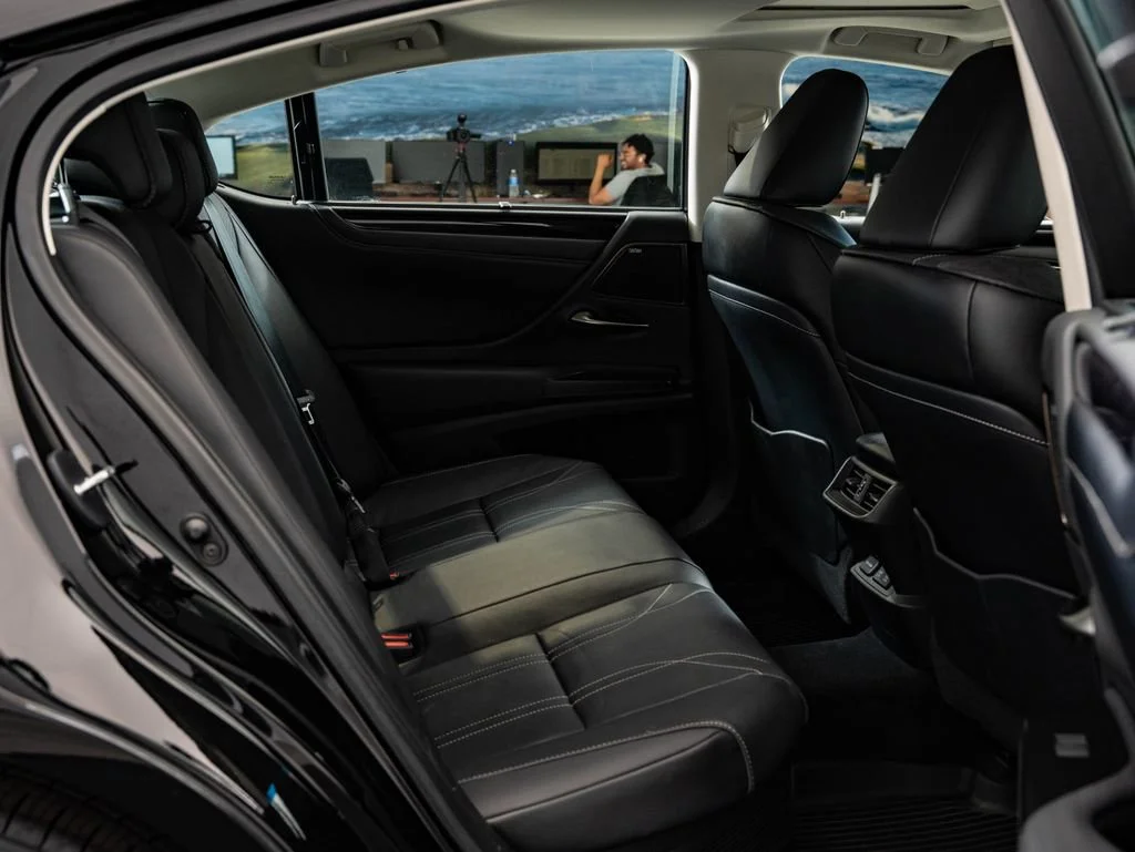 Certified Used 2020 OBSIDIAN Lexus 300h Ultra Luxury image 44