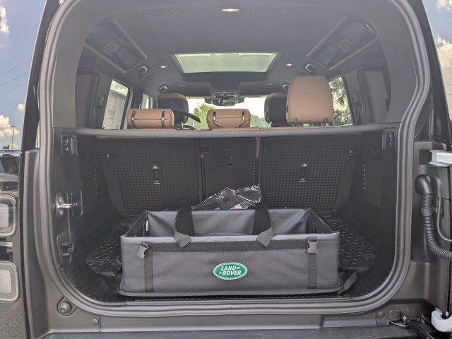 New 2026 Fuji White Land Rover X-Dynamic SE image 13