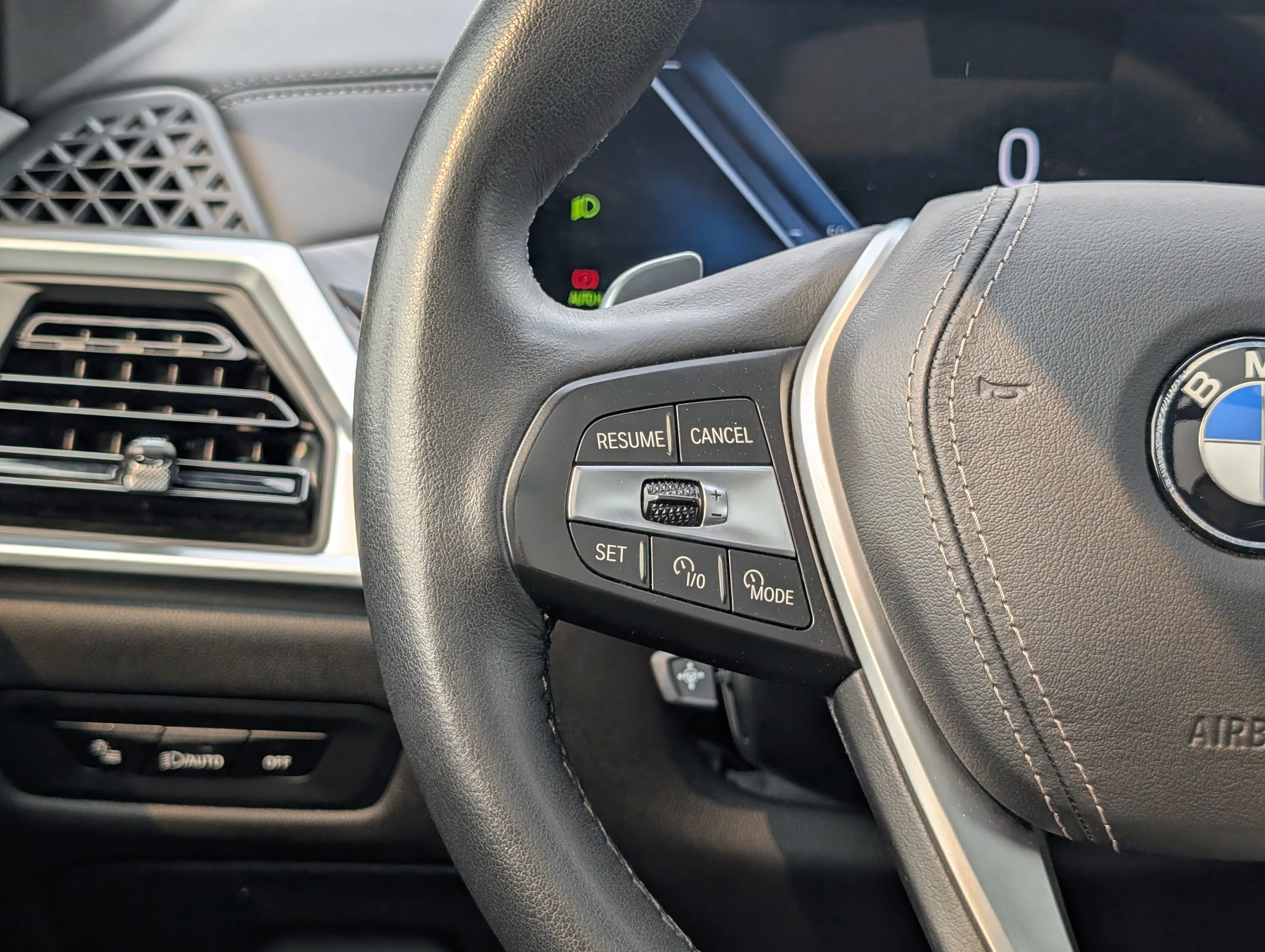 Used 2024 Black Sapphire Metallic BMW xDrive40i image 27