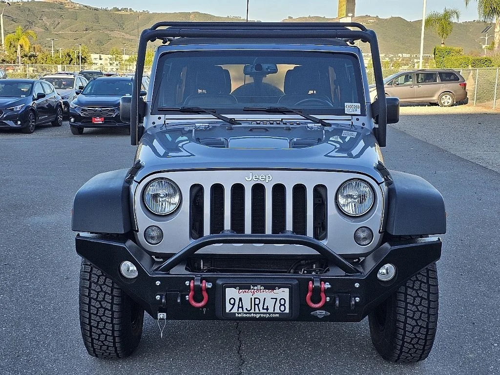 Used 2015 Silver Jeep Unlimited Rubicon image 7