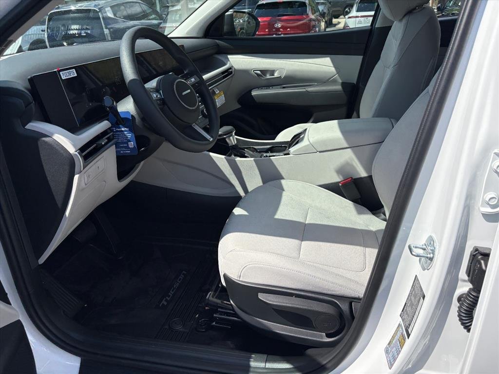 New 2026 Serenity White Pearl W6h Hyundai SE image 11