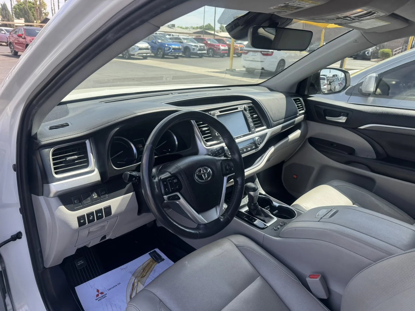 Used 2019  Toyota Hybrid Limited image 10