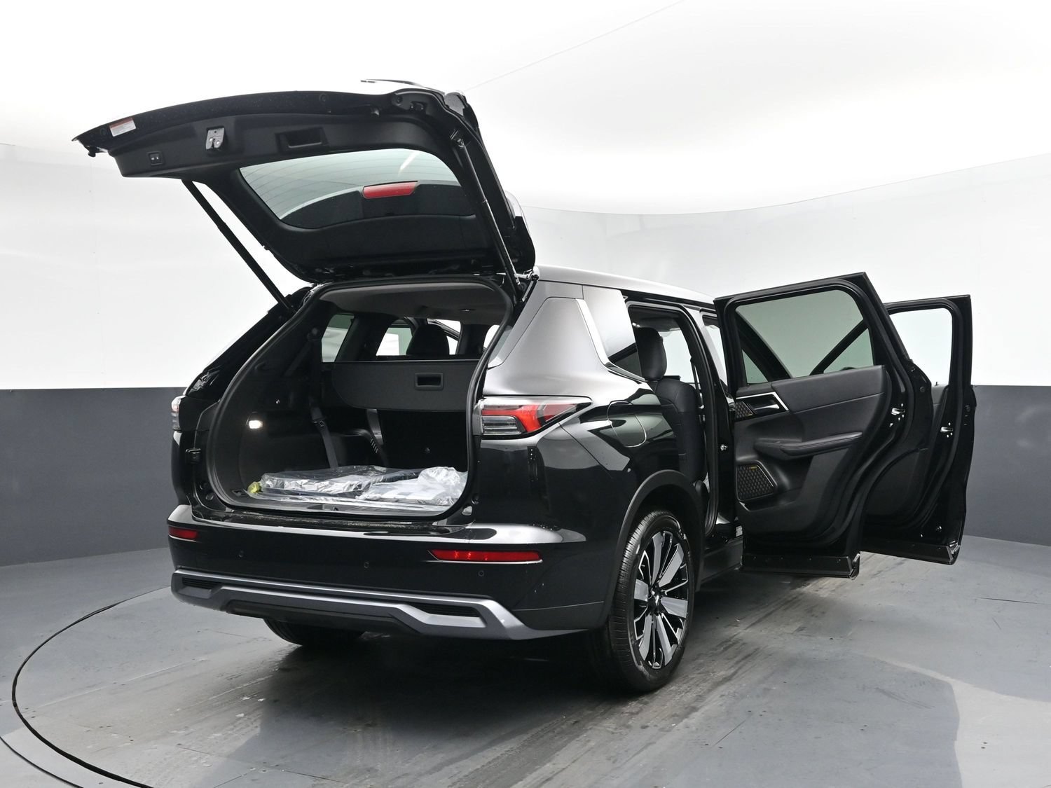 New 2026 Black Mitsubishi SE 1.5T 2WD image 26