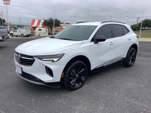 2022 Buick Envision Essence FWD's photo