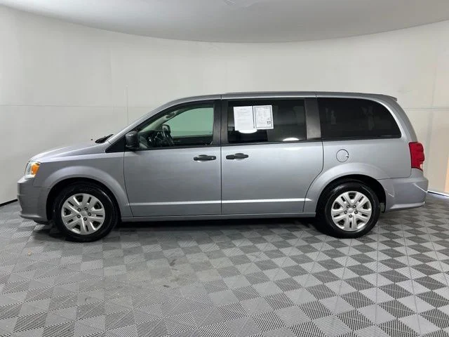 Used 2019 Silver Dodge SE image 4