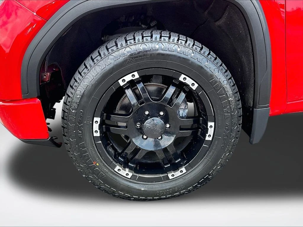 Used 2021 Red GMC Elevation image 9