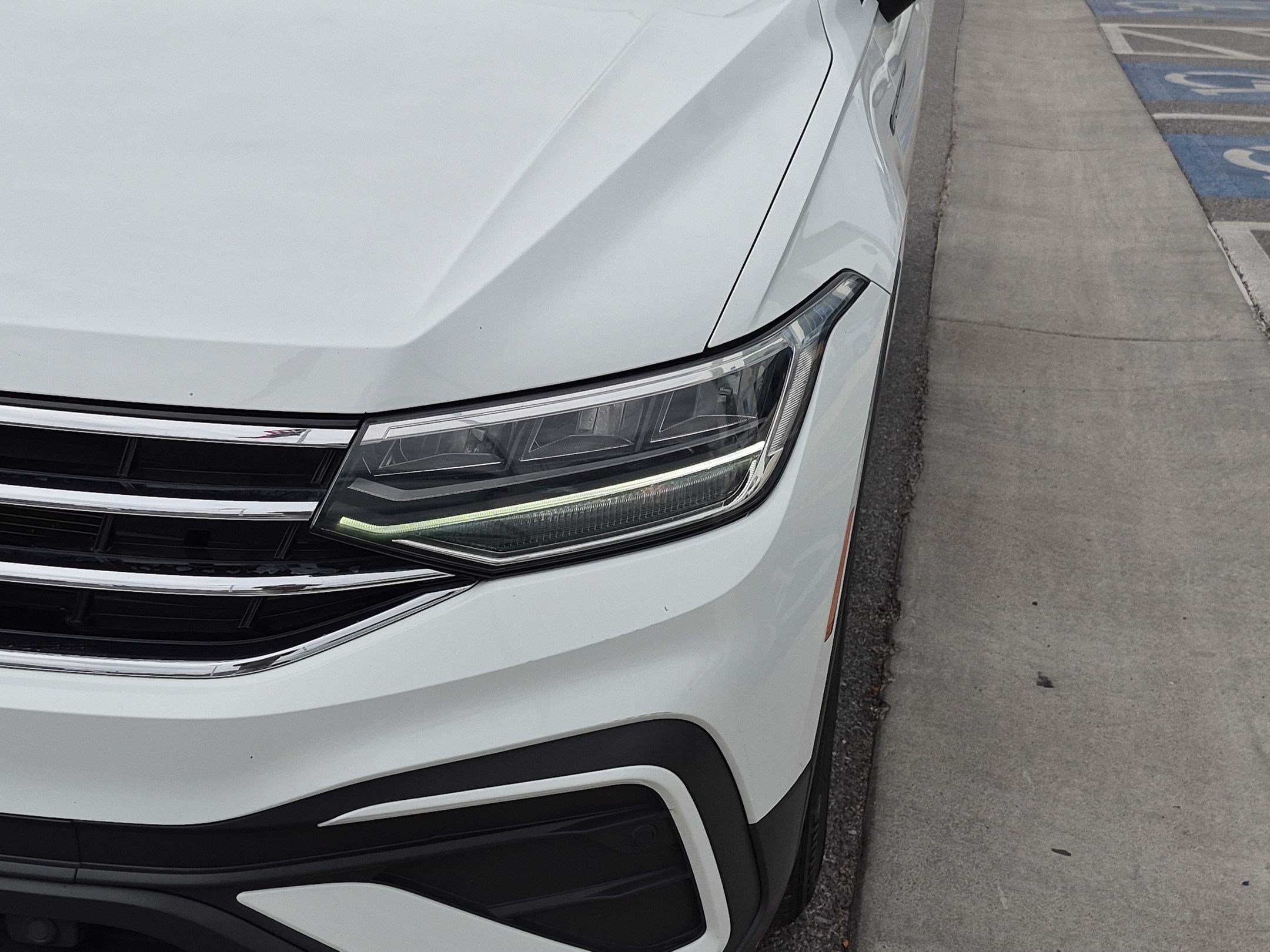 Certified Used 2024 Pure White Volkswagen SE image 11