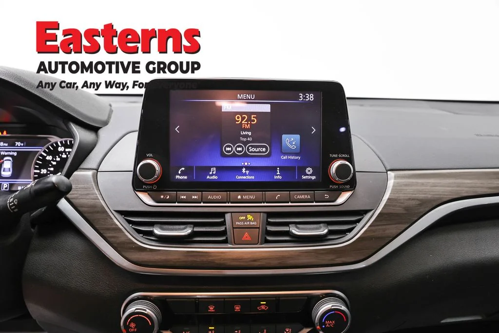 Used 2023 Black Nissan 2.5 SV image 12