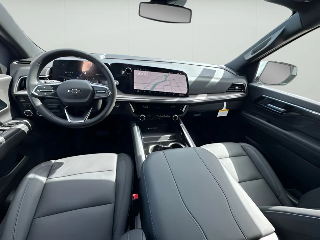 New 2026 Summit White Chevrolet Z71 image 22
