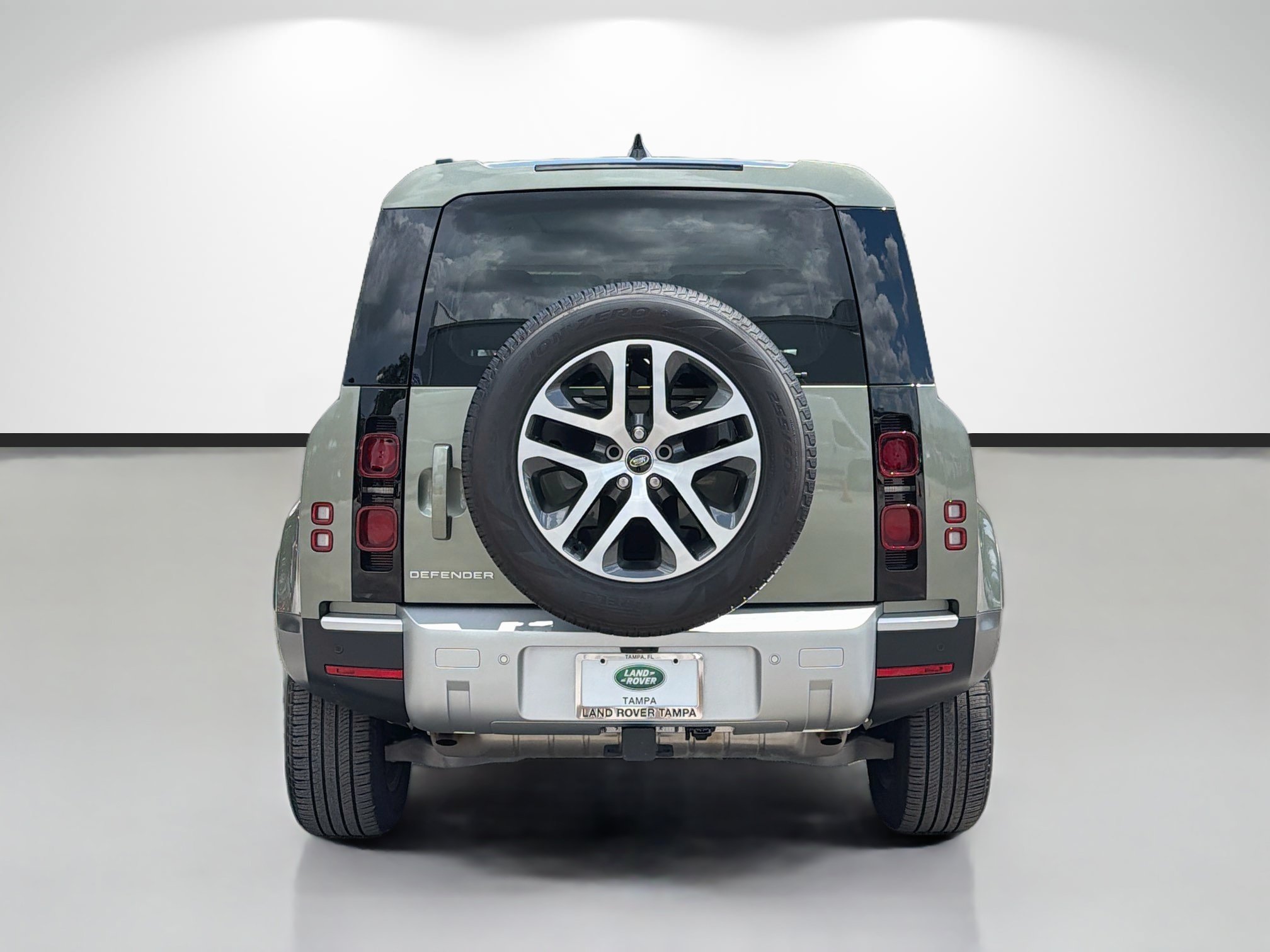 Certified Used 2025 Pangea Green Metallic Land Rover S image 4