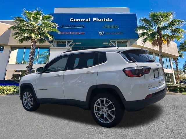 Certified Used 2023 White Jeep Latitude Lux image 7