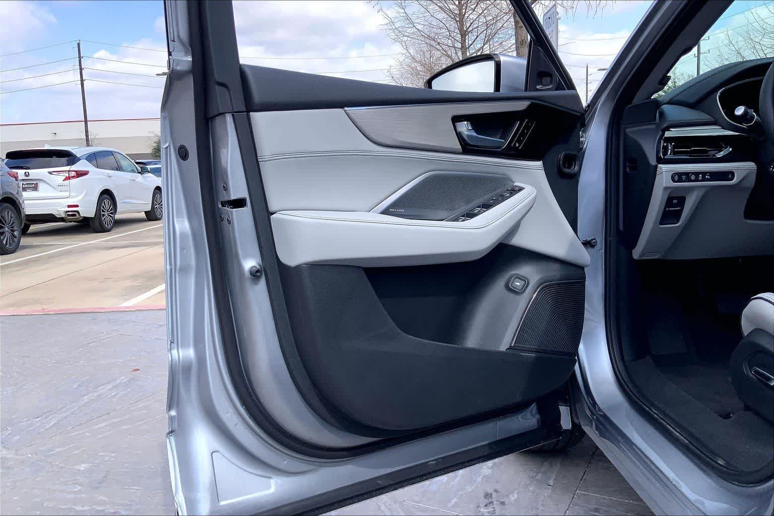 New 2026 Solar Silver Metallic Acura w/Advance Package image 16