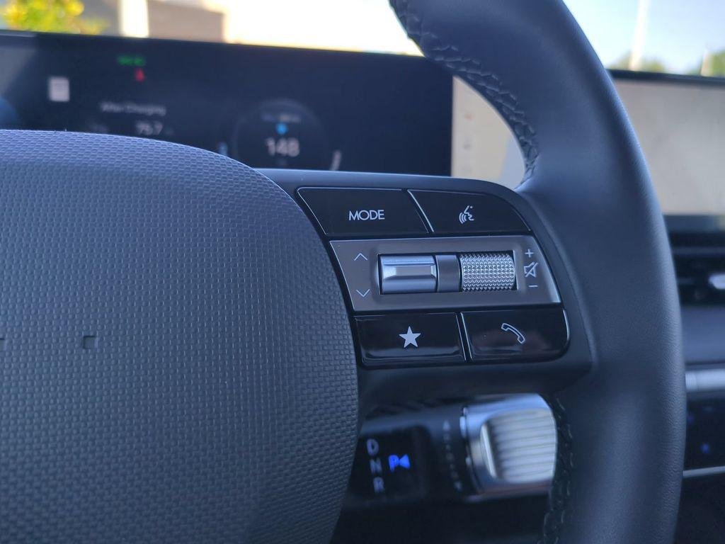 New 2026 Black Hyundai SE Standard Range image 33