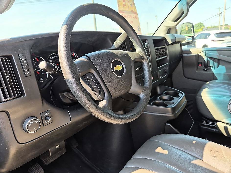 Used 2019 Summit White Chevrolet Work Van image 16
