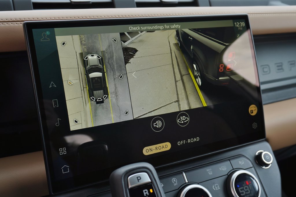 New 2026 Fuji White Land Rover S image 24