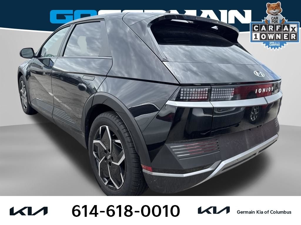 Used 2024 Black Hyundai SEL image 2