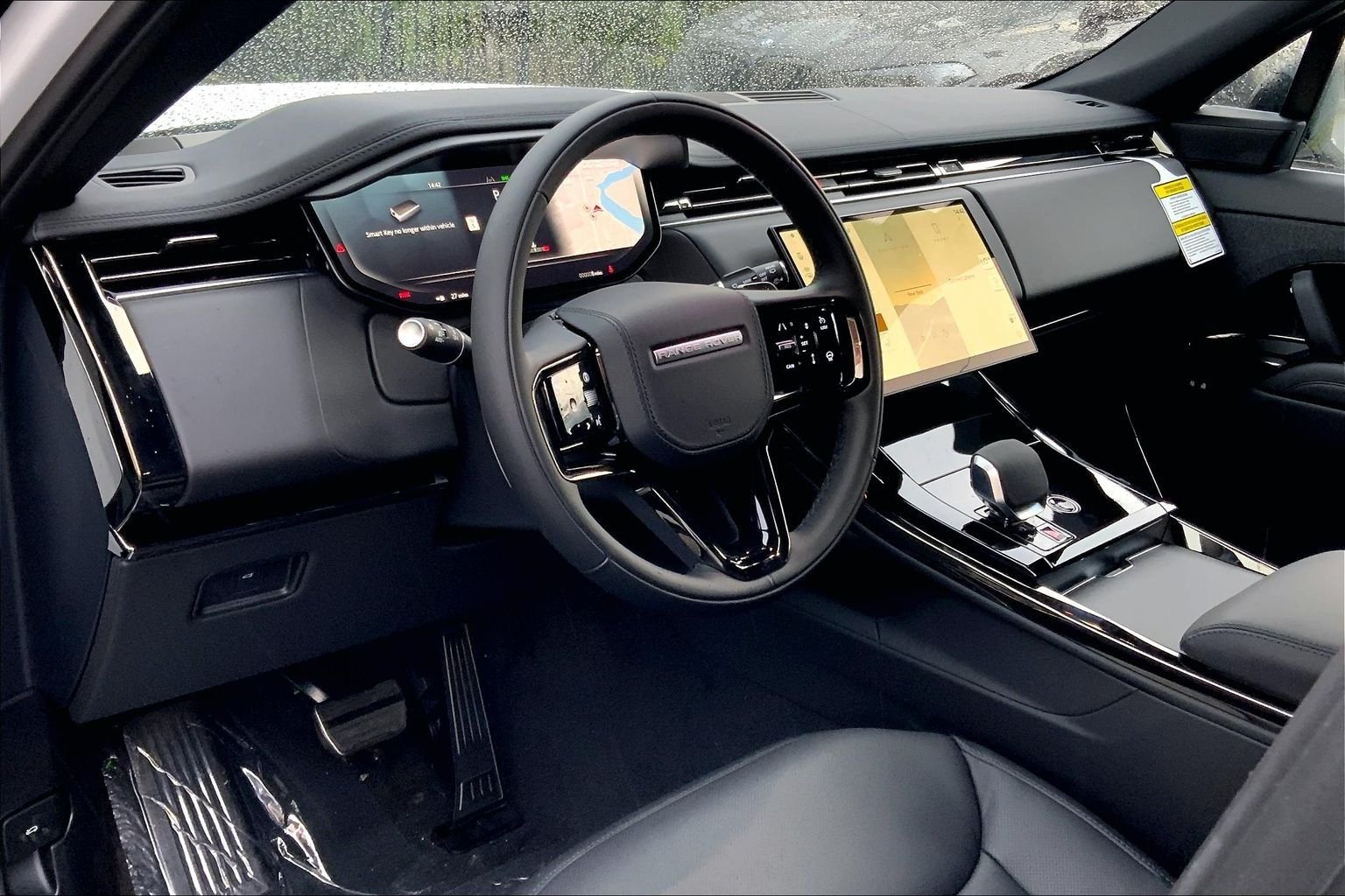 New 2026 Fuji White Land Rover Dynamic SE image 8