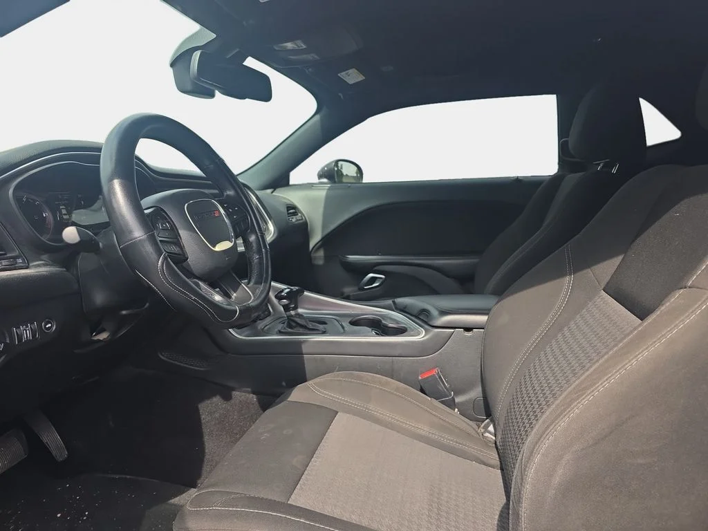 Used 2020 Granite Pearlcoat Dodge SXT image 11
