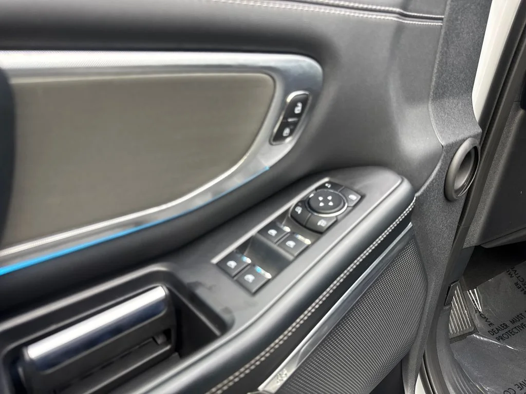Used 2025 Silver Ford Platinum image 32