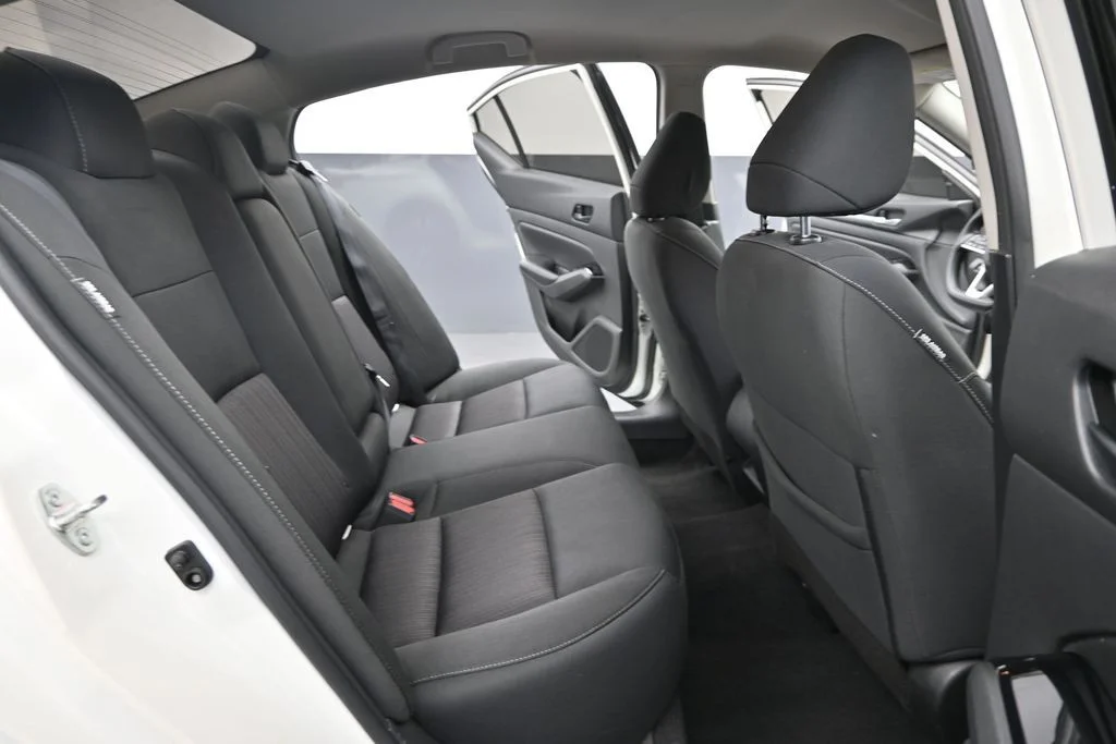Used 2023 White Nissan 2.5 SV image 31