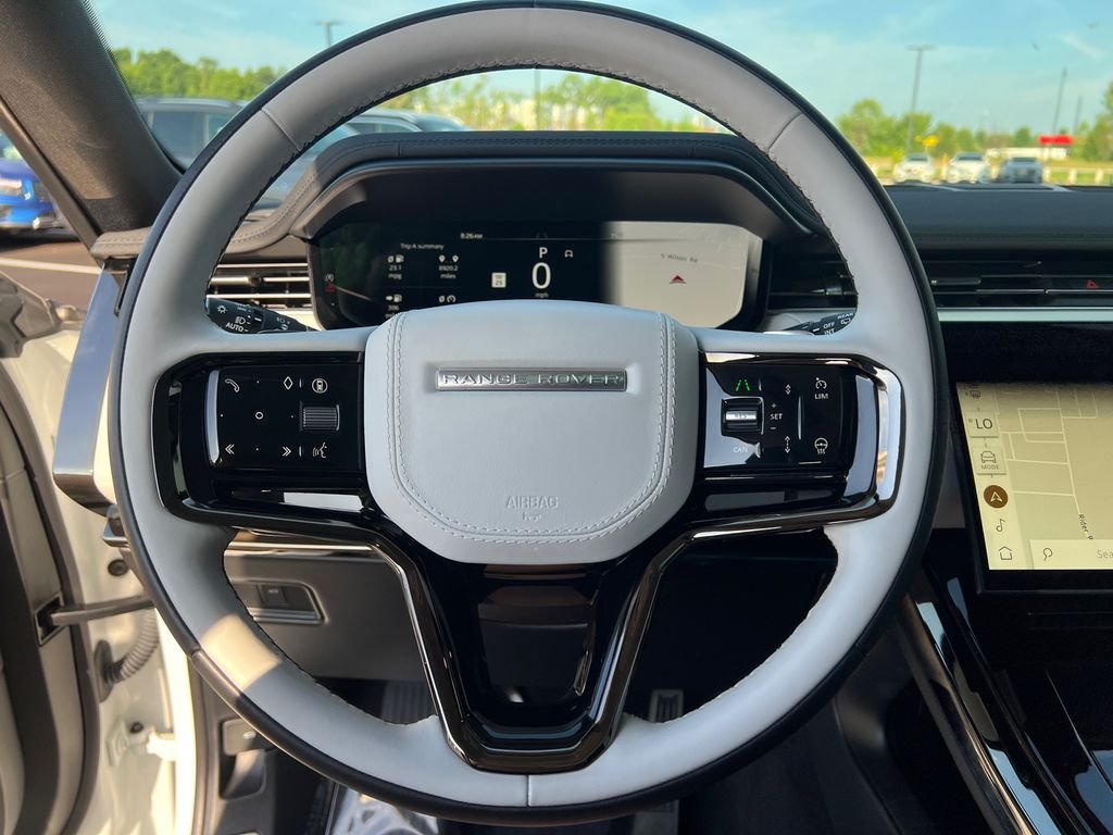 Used 2024 White Land Rover Dynamic SE image 17