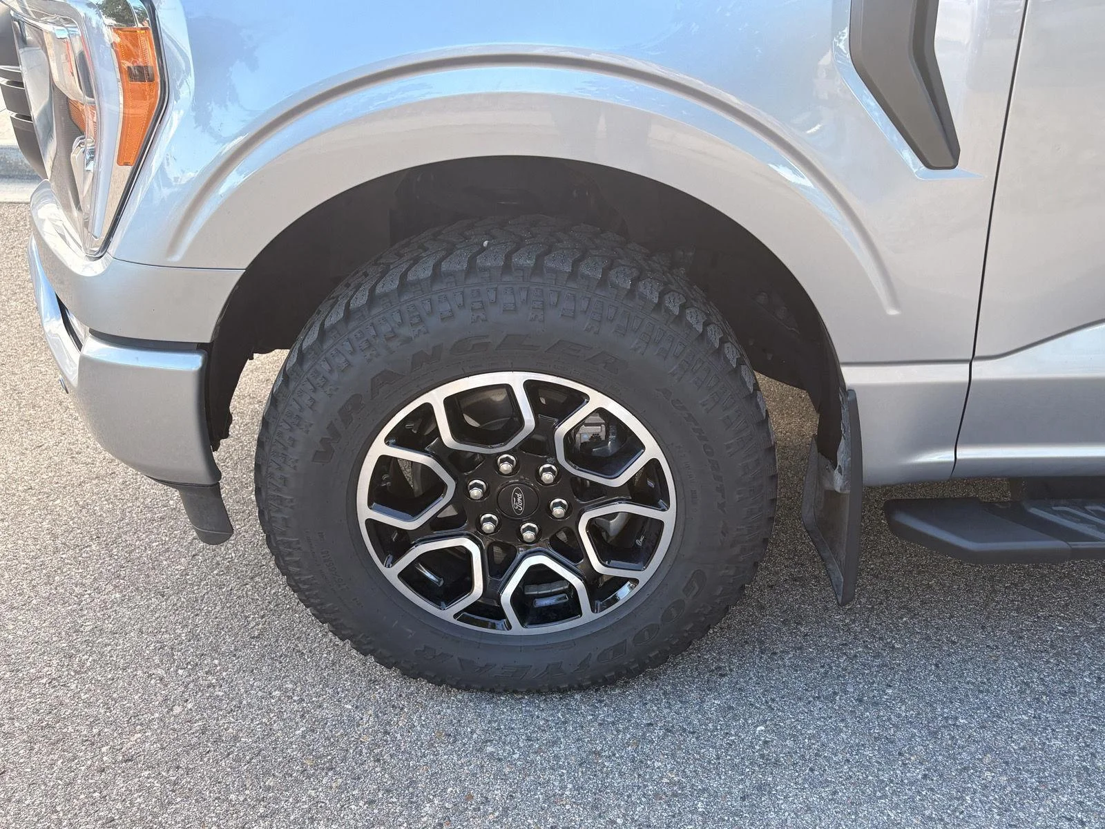 Used 2023 Iconic Silver Ford XLT image 20