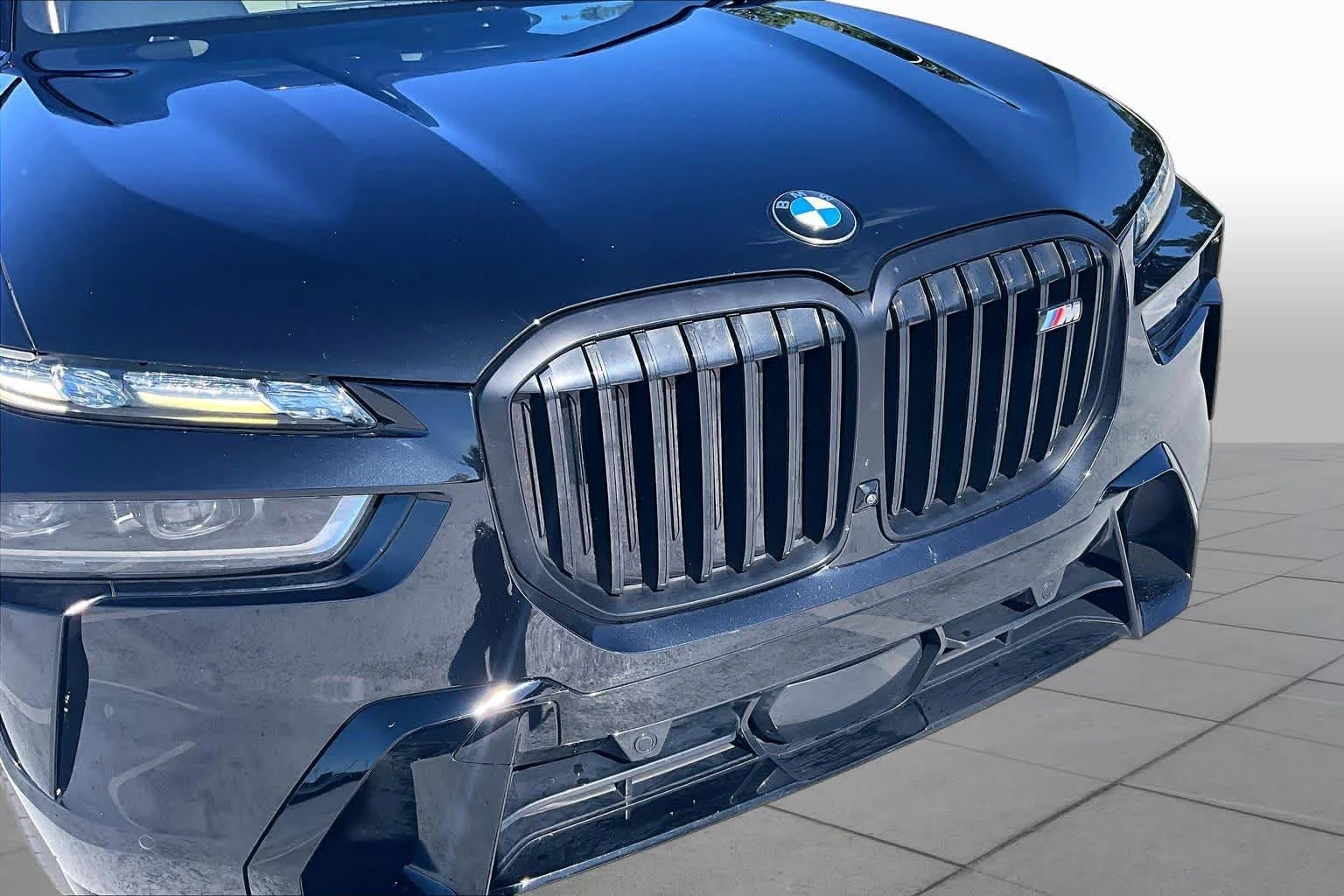 Used 2024 Black Sapphire Metallic BMW M60i image 30