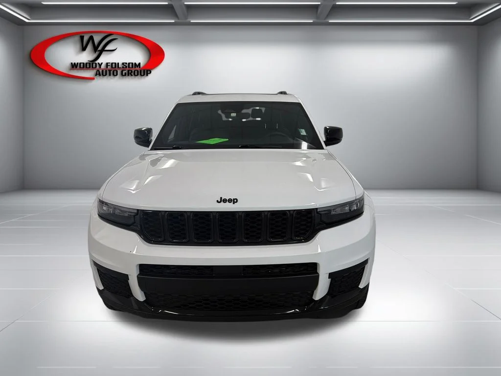 Used 2024 White Jeep Altitude X image 2