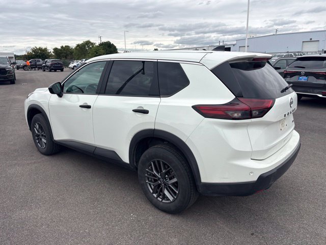 Used 2025 White Nissan S image 5