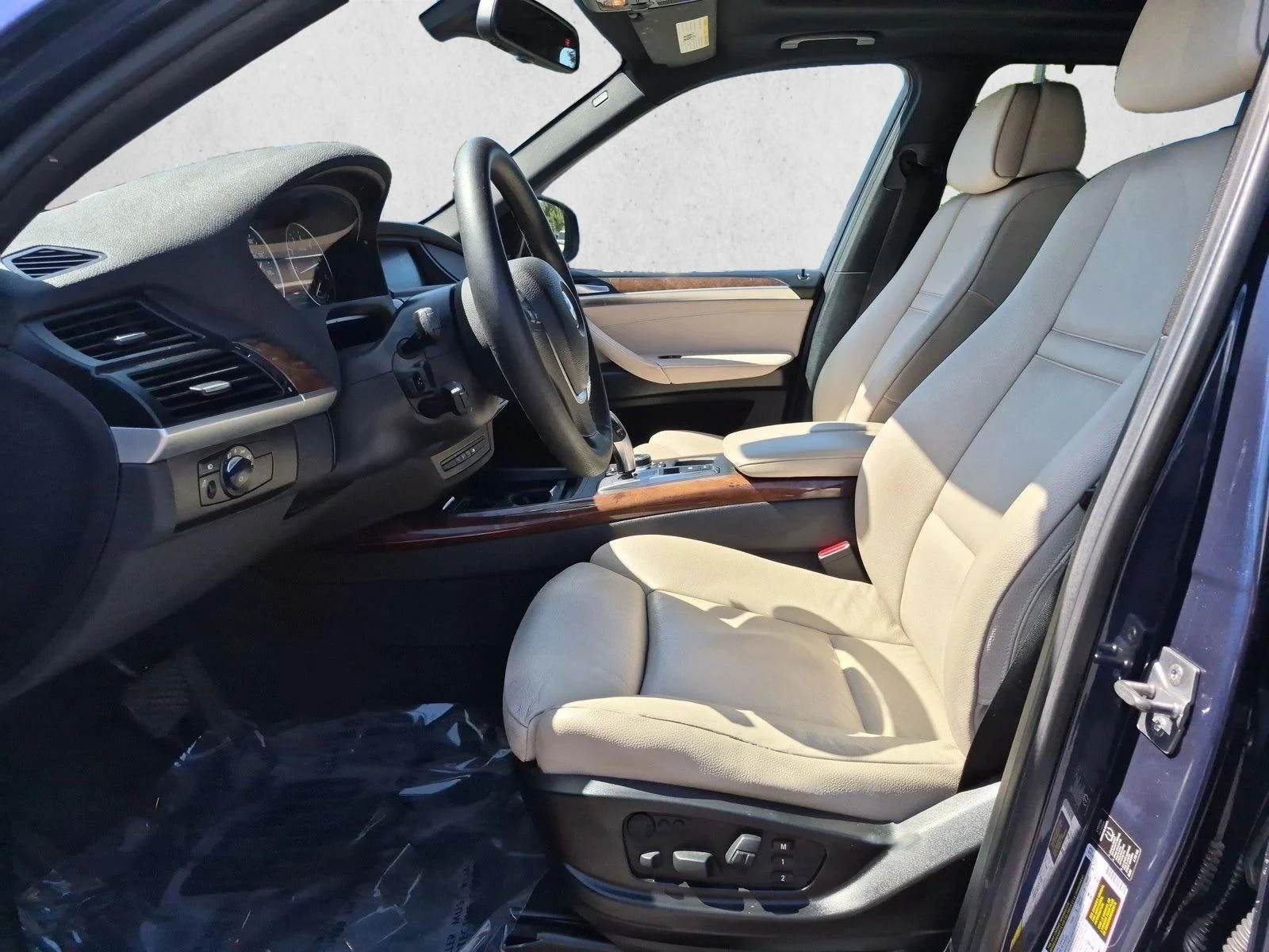 Used 2012 Black BMW 35i Sport Activity image 16