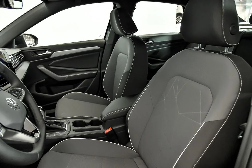 New 2026 Black Volkswagen 1.5T Sport image 7