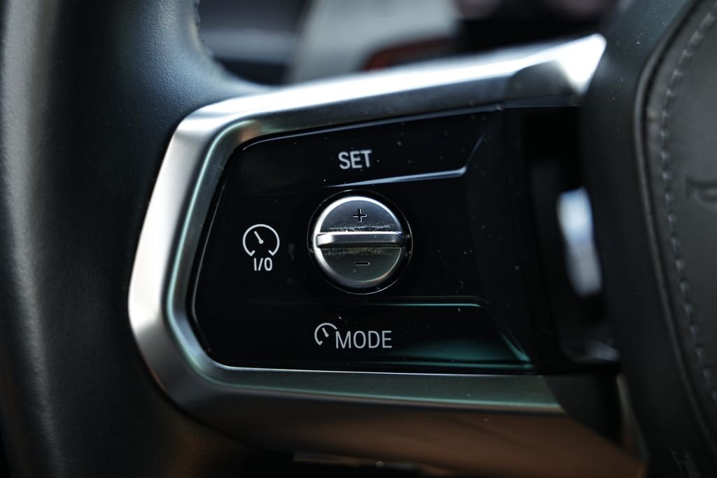 Used 2023 Brooklyn Gray Metallic BMW 740i image 33