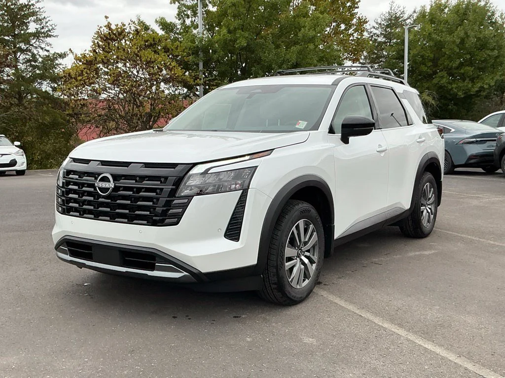 New 2026 Everest White Pearl TriCoat Nissan SL image 2
