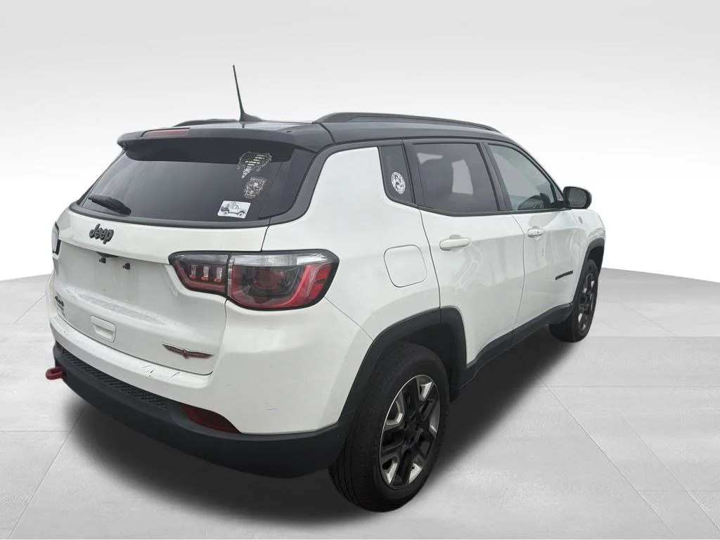 Used 2018 White Jeep Trailhawk image 29
