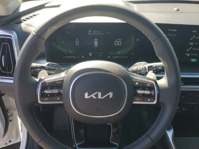 Used 2025 White Kia EX image 16