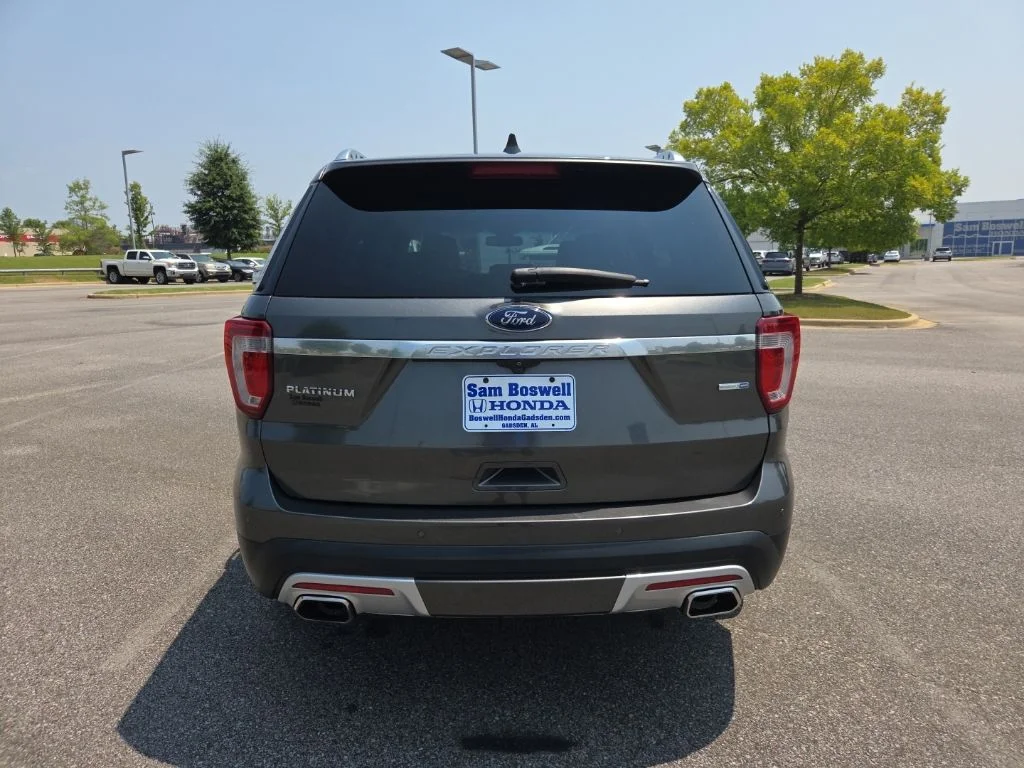 Used 2016 Gray Ford Platinum image 4