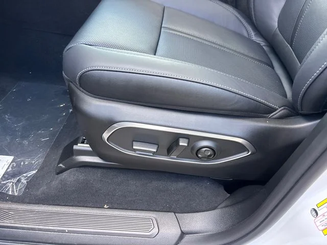 New 2026 White Jeep Limited Reserve image 7