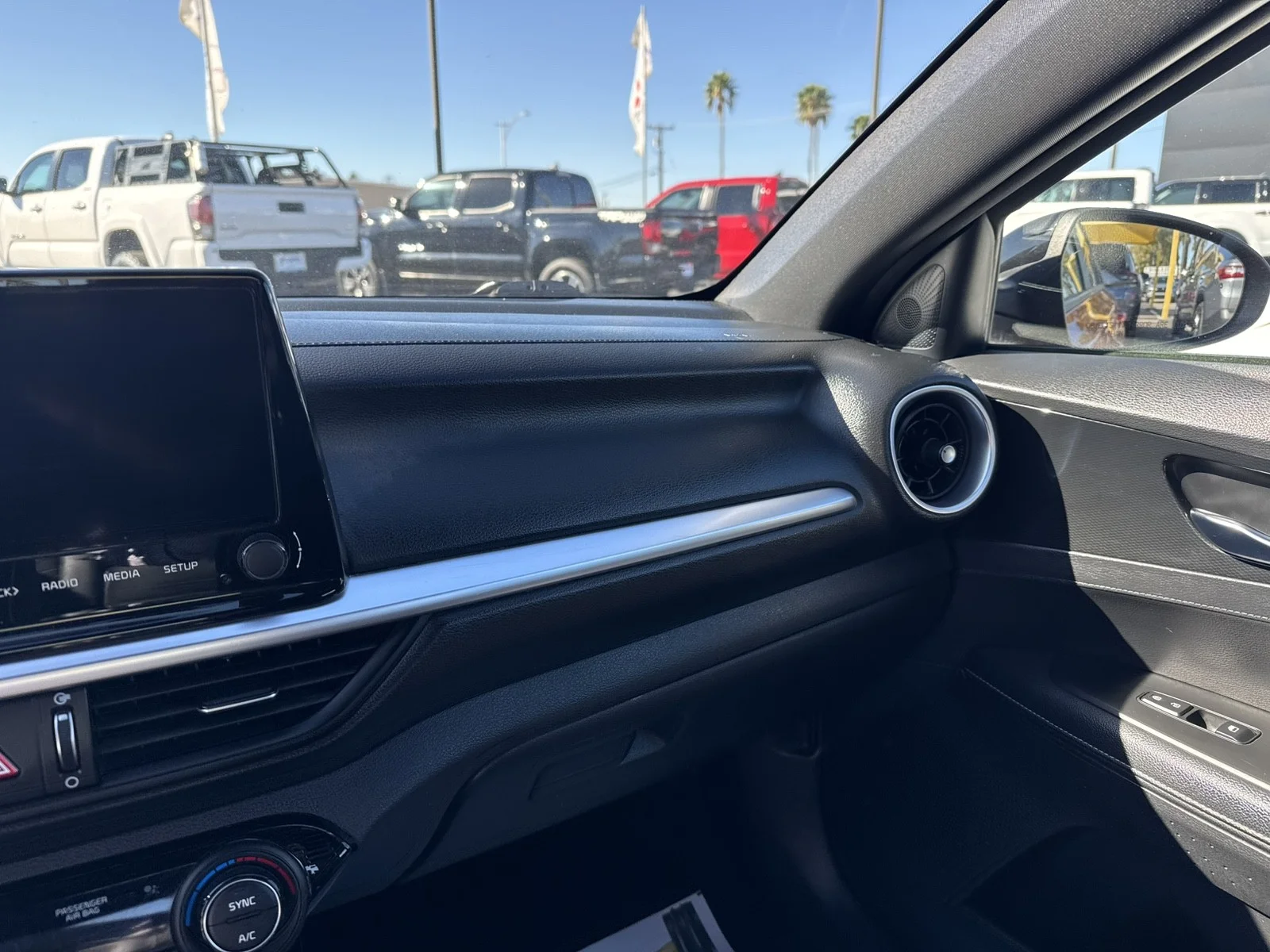2023 Kia Forte GT-Line - Photo 13