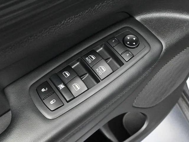2020 Jeep Grand Cherokee Altitude - Photo 20