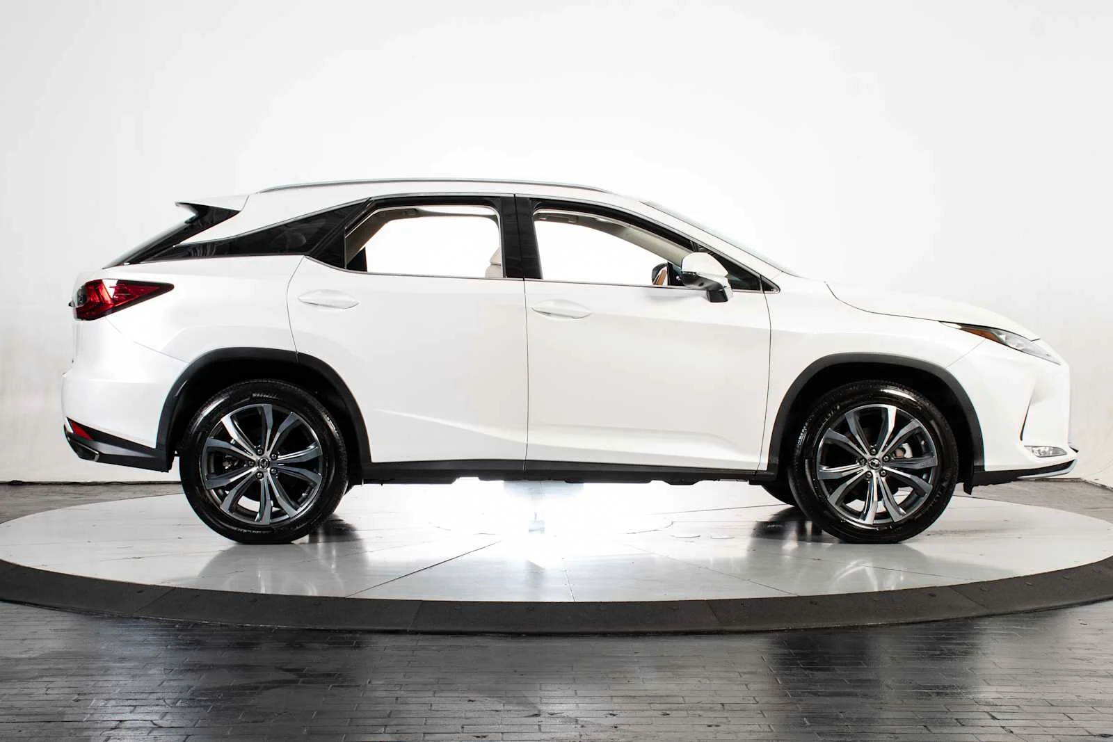 Certified Used 2022 EMINENT WHITE PEARL Lexus  image 8