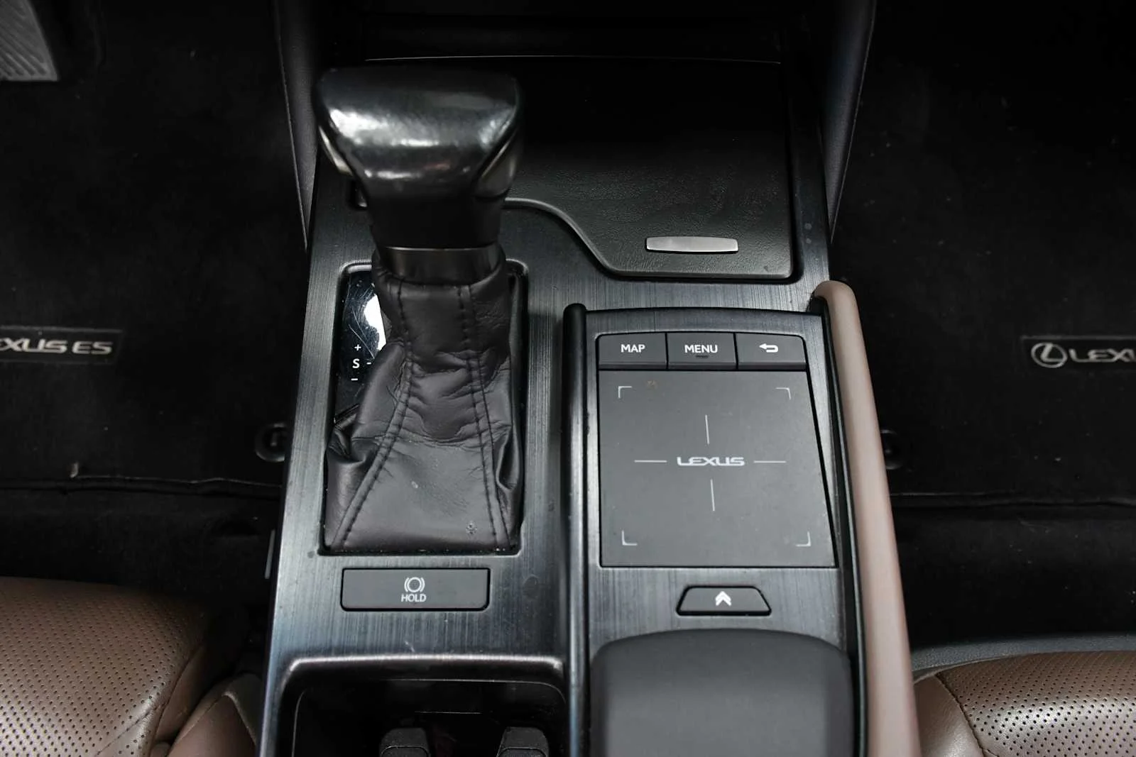 Used 2022 Obsidian Lexus Luxury image 19