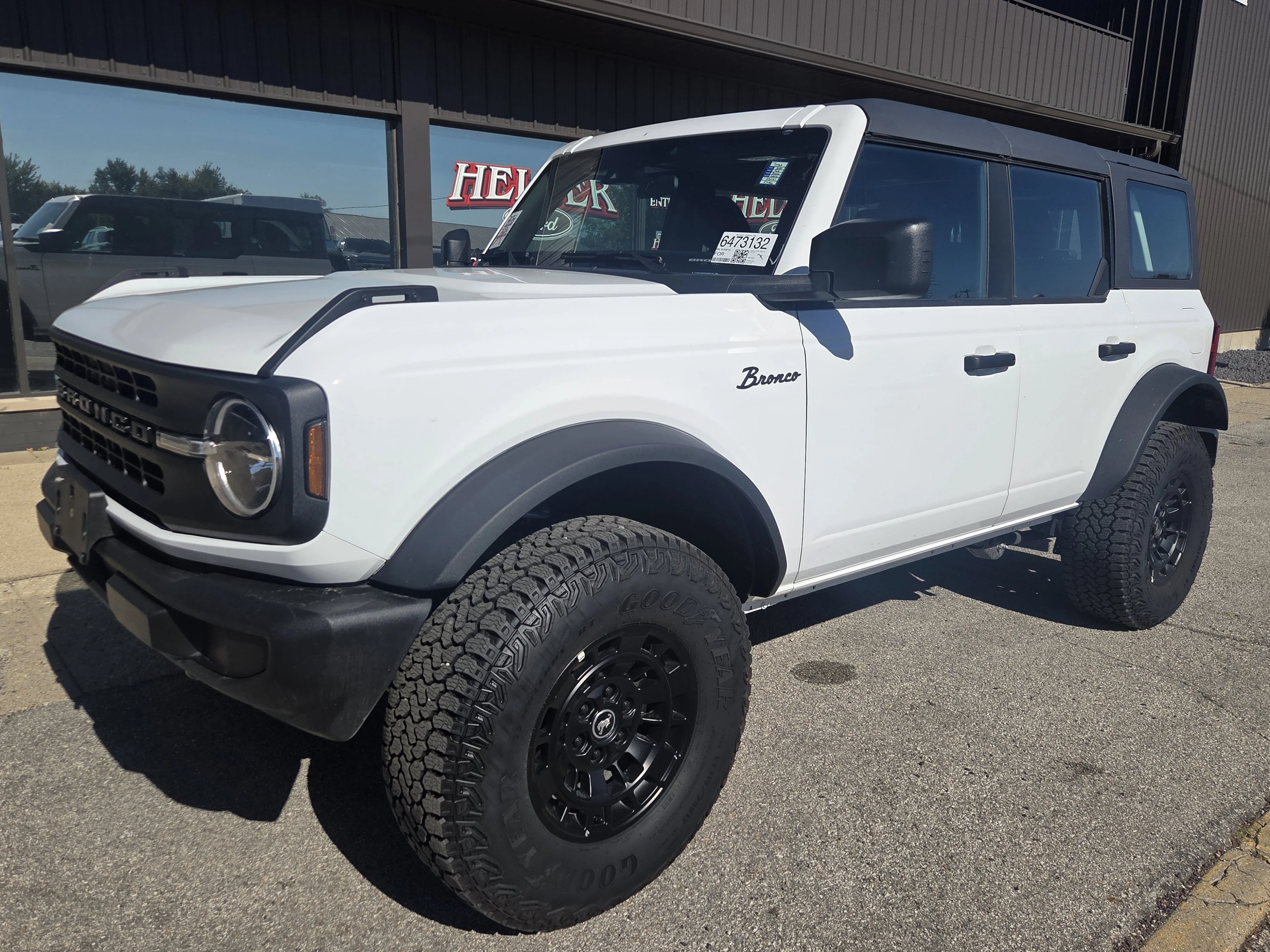 Used 2025 Oxford White Ford Base image 3