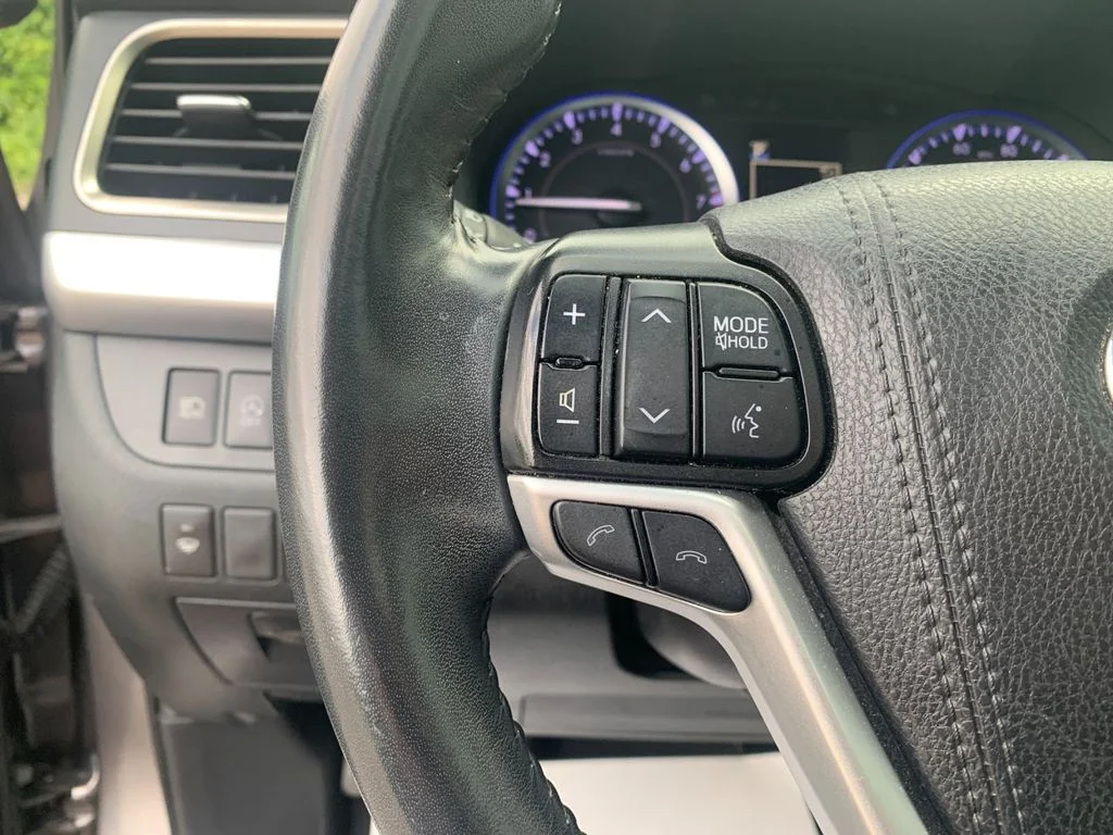 Used 2019 Gray Toyota SE image 29