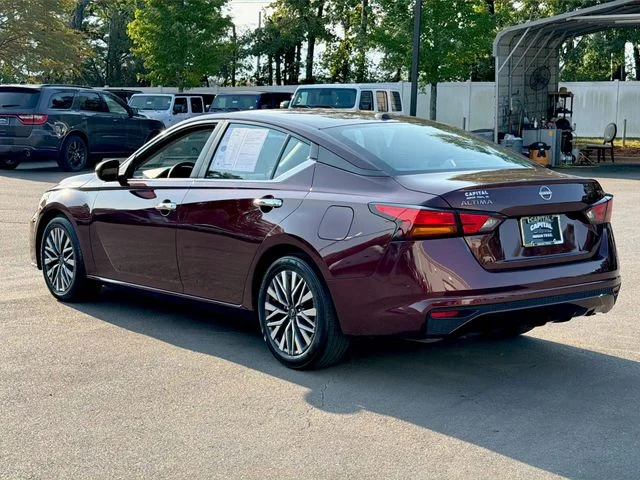 Used 2024 Red Nissan 2.5 SV image 11
