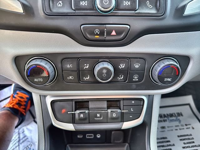 Used 2023 White GMC SLE image 19