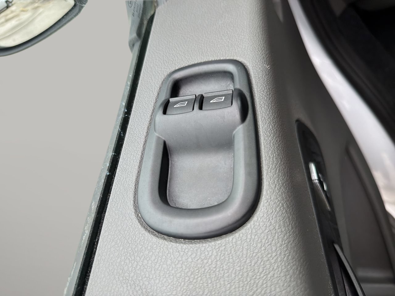 Used 2025 Oxford White Ford XLT image 18