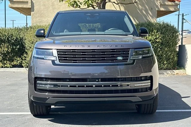 New 2026 Charente Grey Land Rover SE image 8