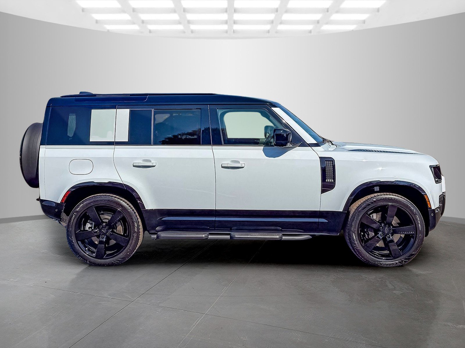 New 2026 Fuji White Land Rover X-Dynamic SE image 6