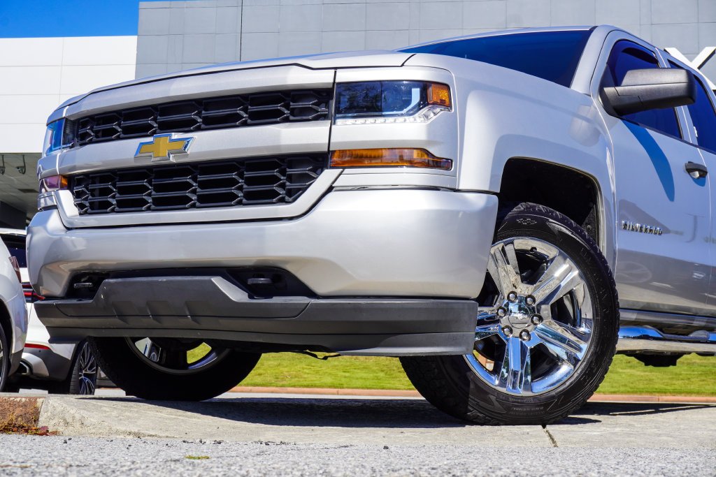 Used 2016 Silver Chevrolet Custom image 2