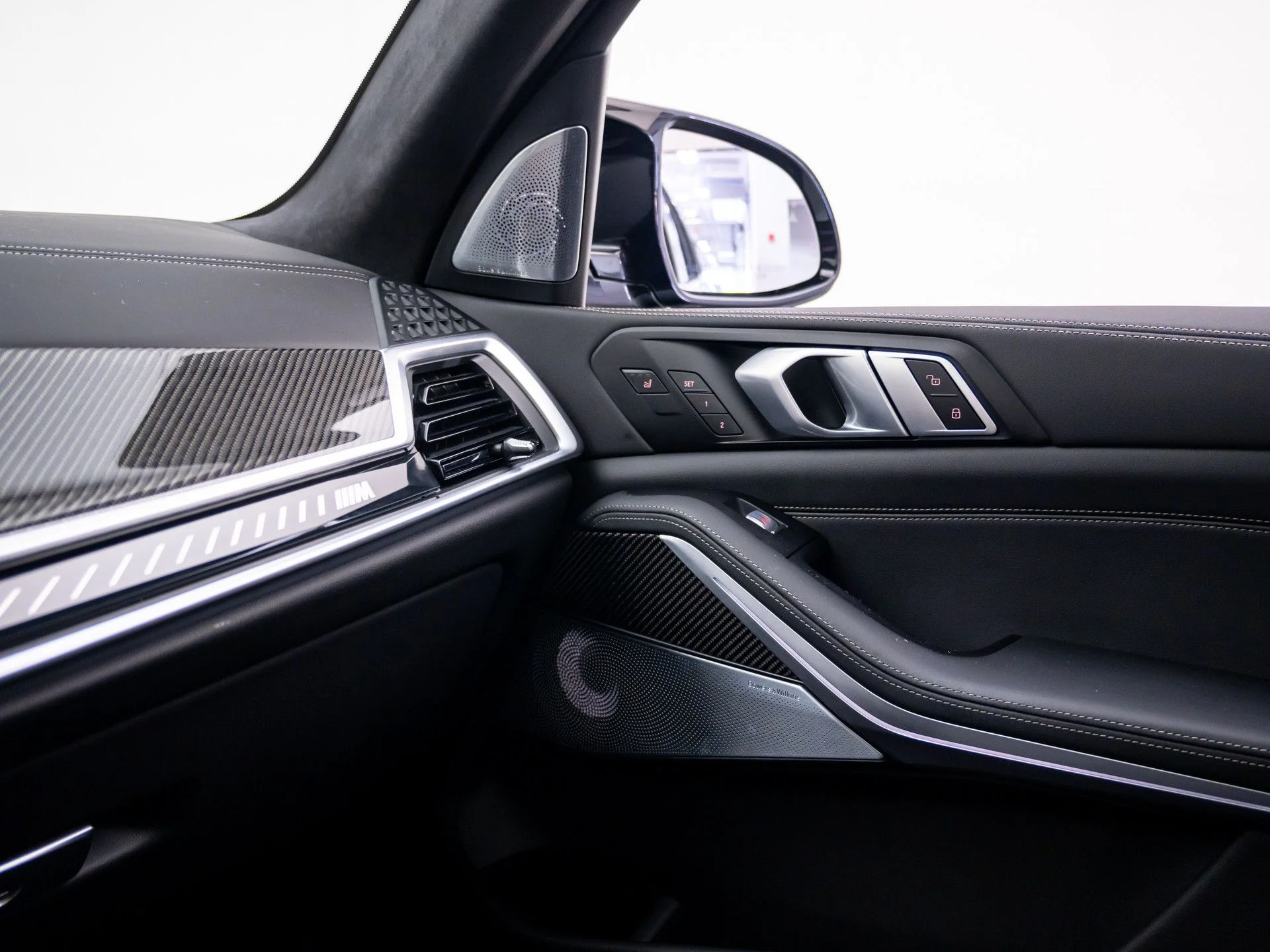 Certified Used 2025 Gray BMW M60i image 33